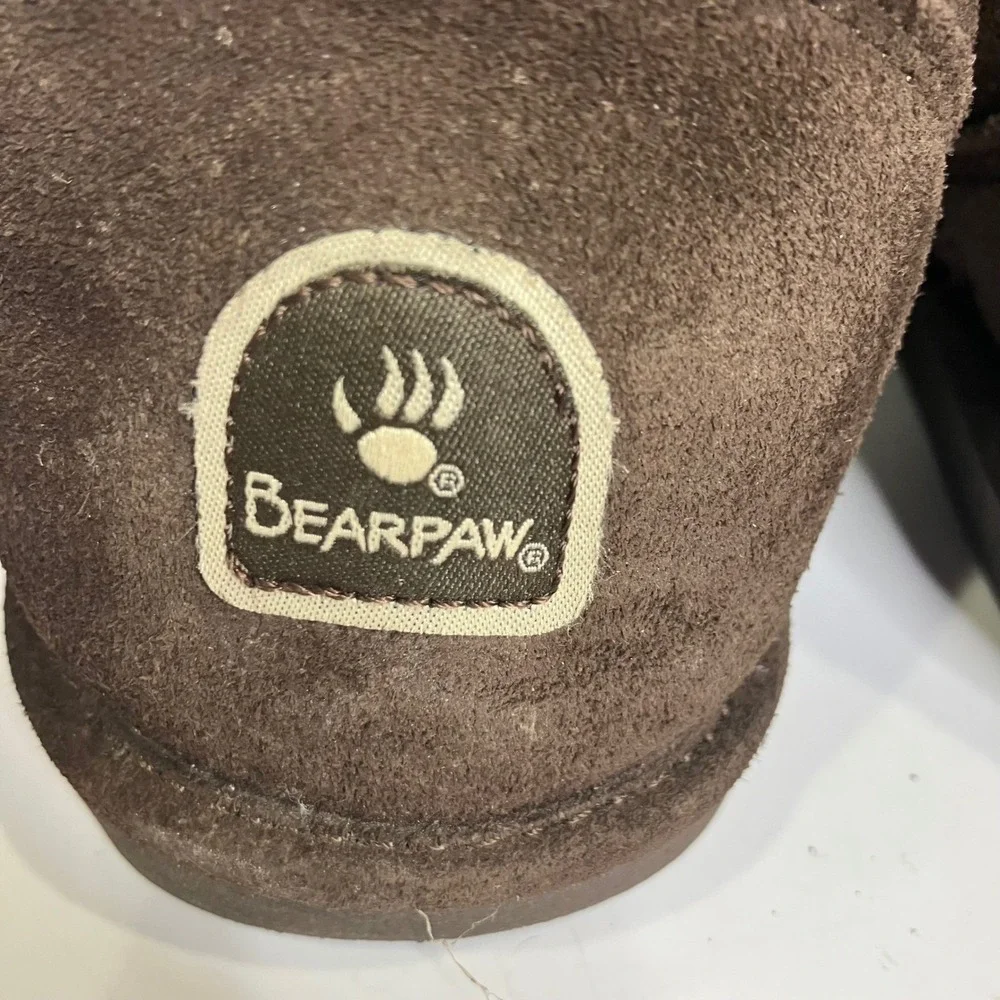 Bearpaw Emma short chocolate brown shearling‎ boots pull on women's size 9 boho
